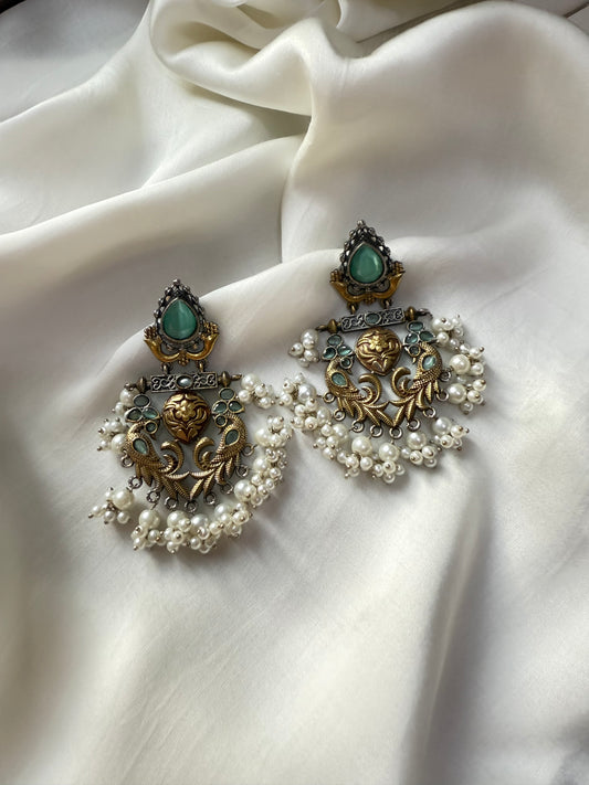 Aaradhya Kundan Pearl Chandbalis