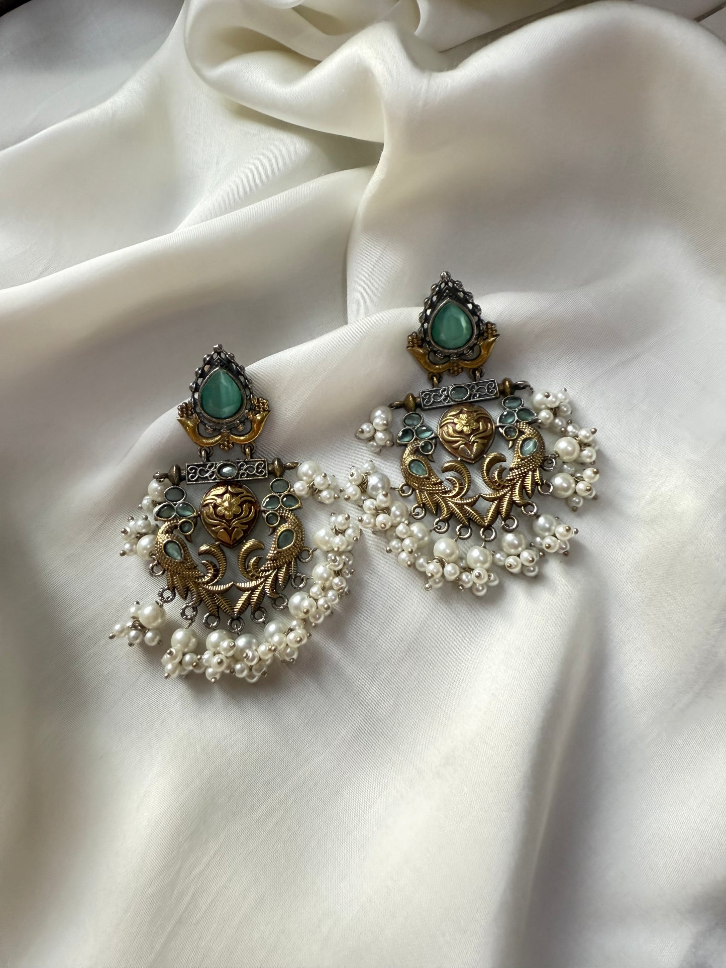 Aaradhya Kundan Pearl Chandbalis