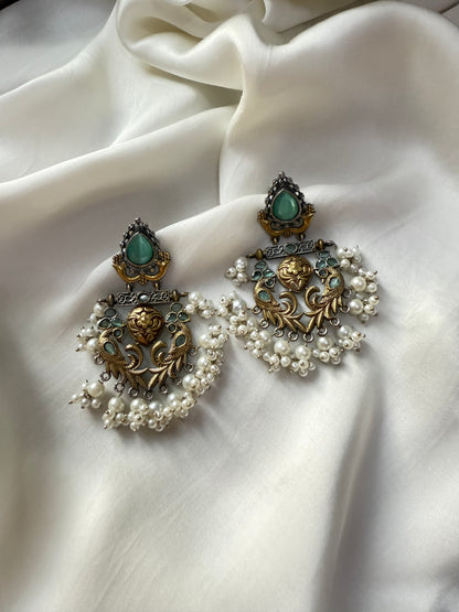 Aaradhya Kundan Pearl Chandbalis