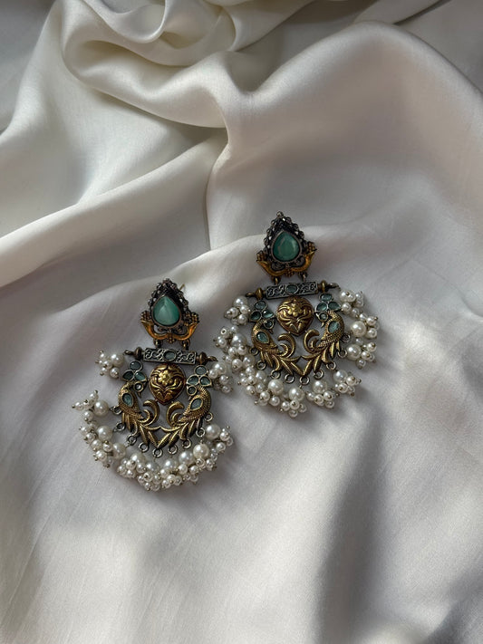 Aaradhya Kundan Pearl Chandbalis