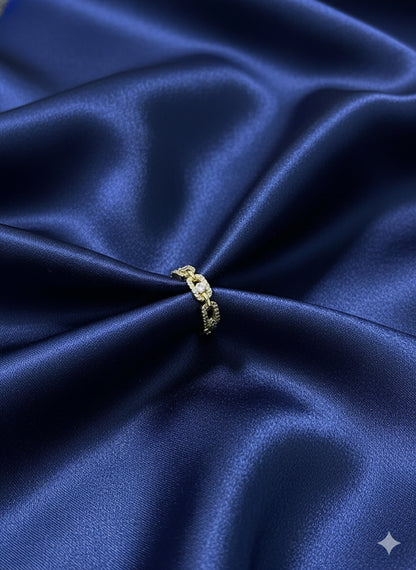 Interlocking Sparkle Ring