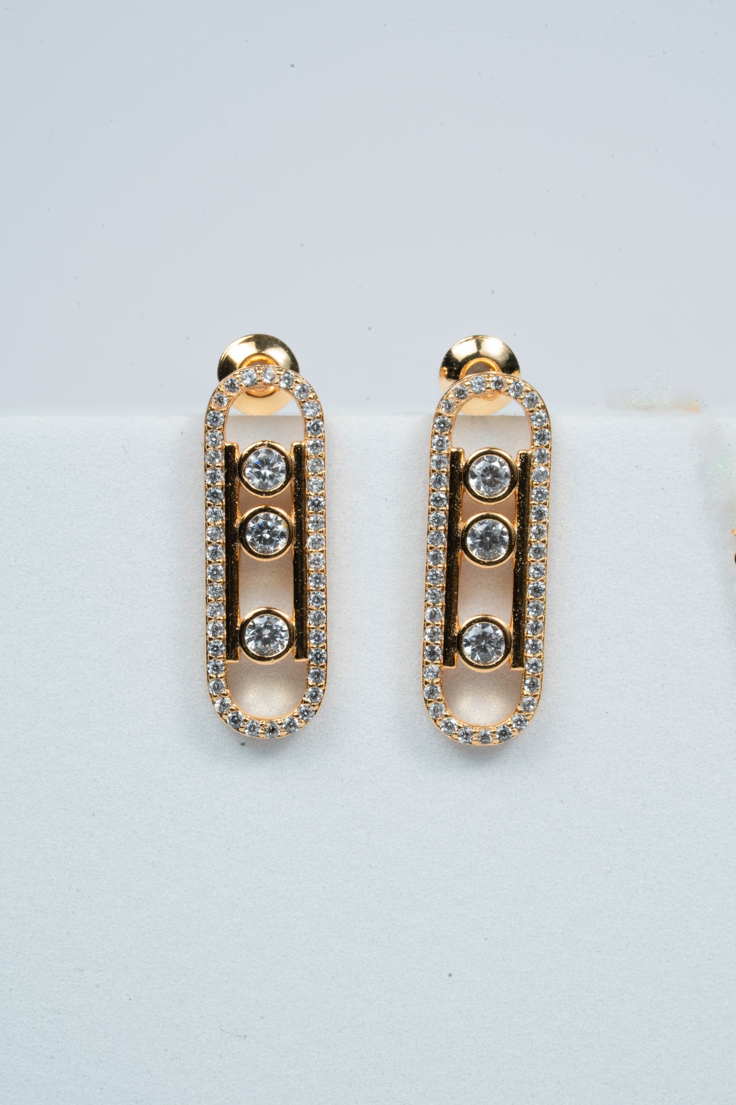Eclipta Glow Chain Pendant Set