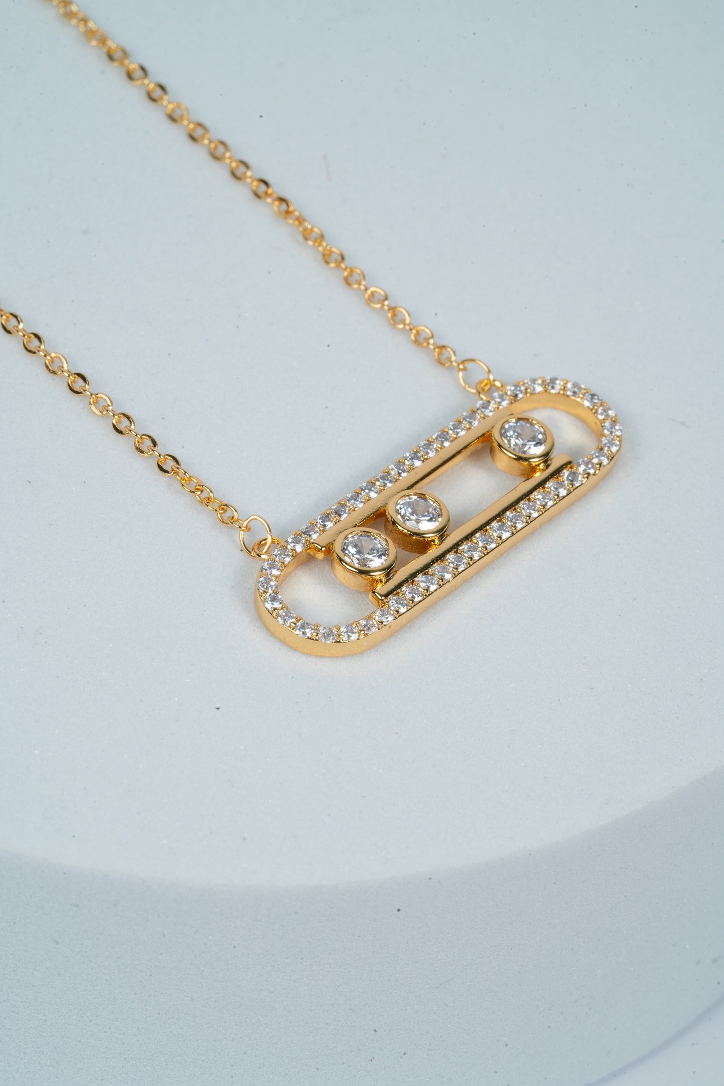 Eclipta Glow Chain Pendant Set