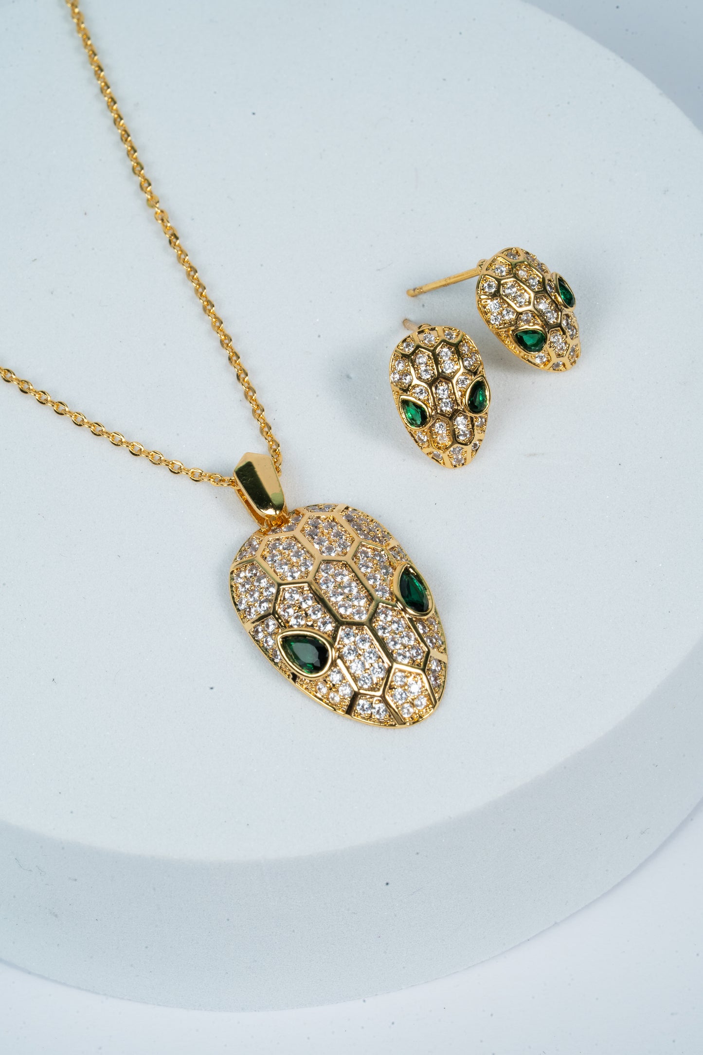 Emerald Serpent Chain Pendant Set