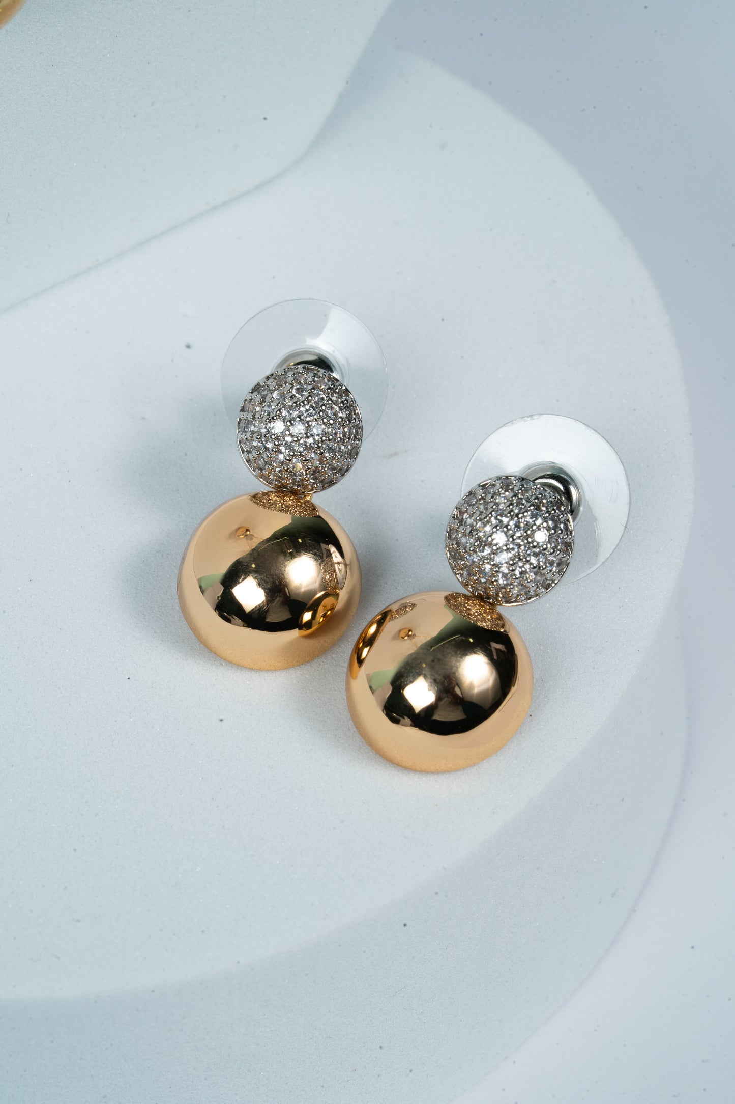 Dual Gleam Sphere Chain Pendant Set