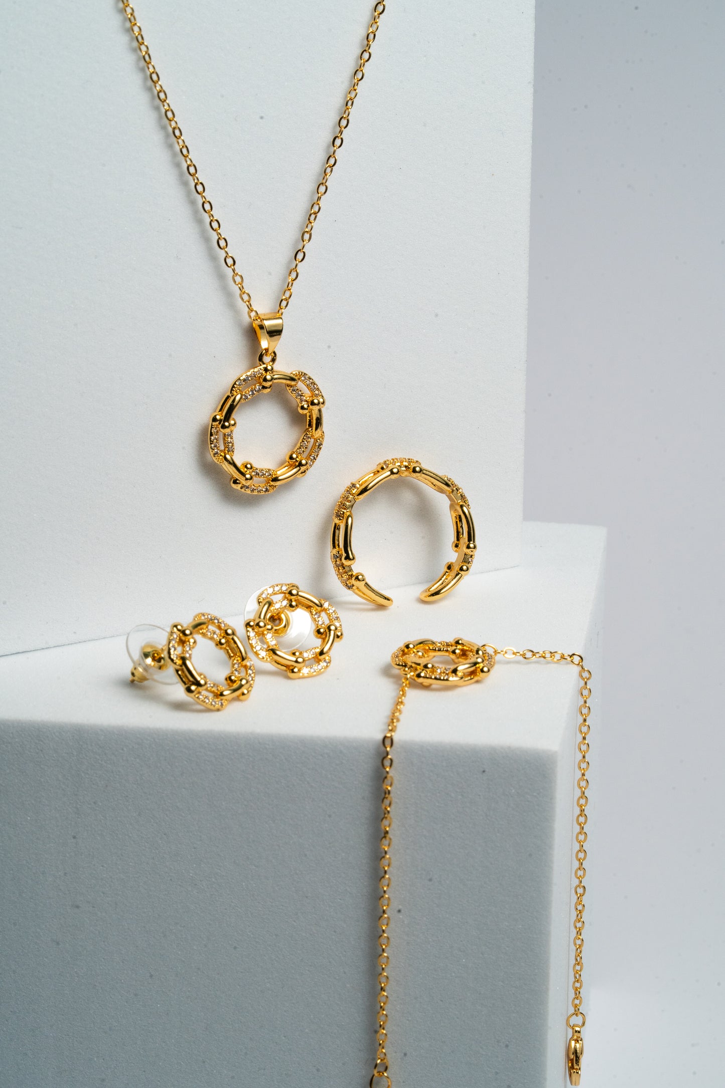 Bamboo Luxe Circle Chain Pendant Set