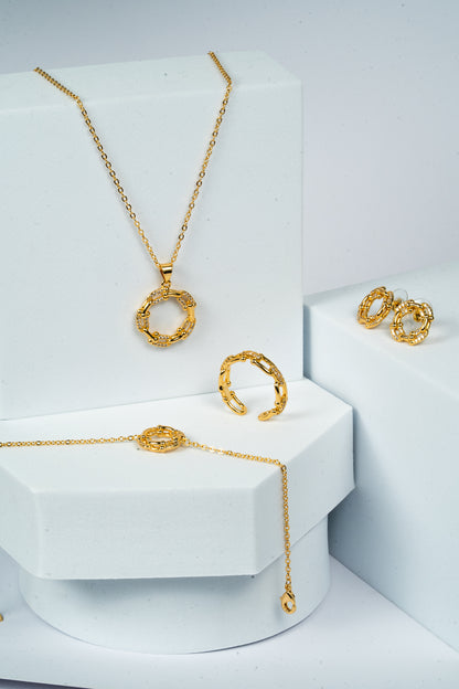 Bamboo Luxe Circle Chain Pendant Set