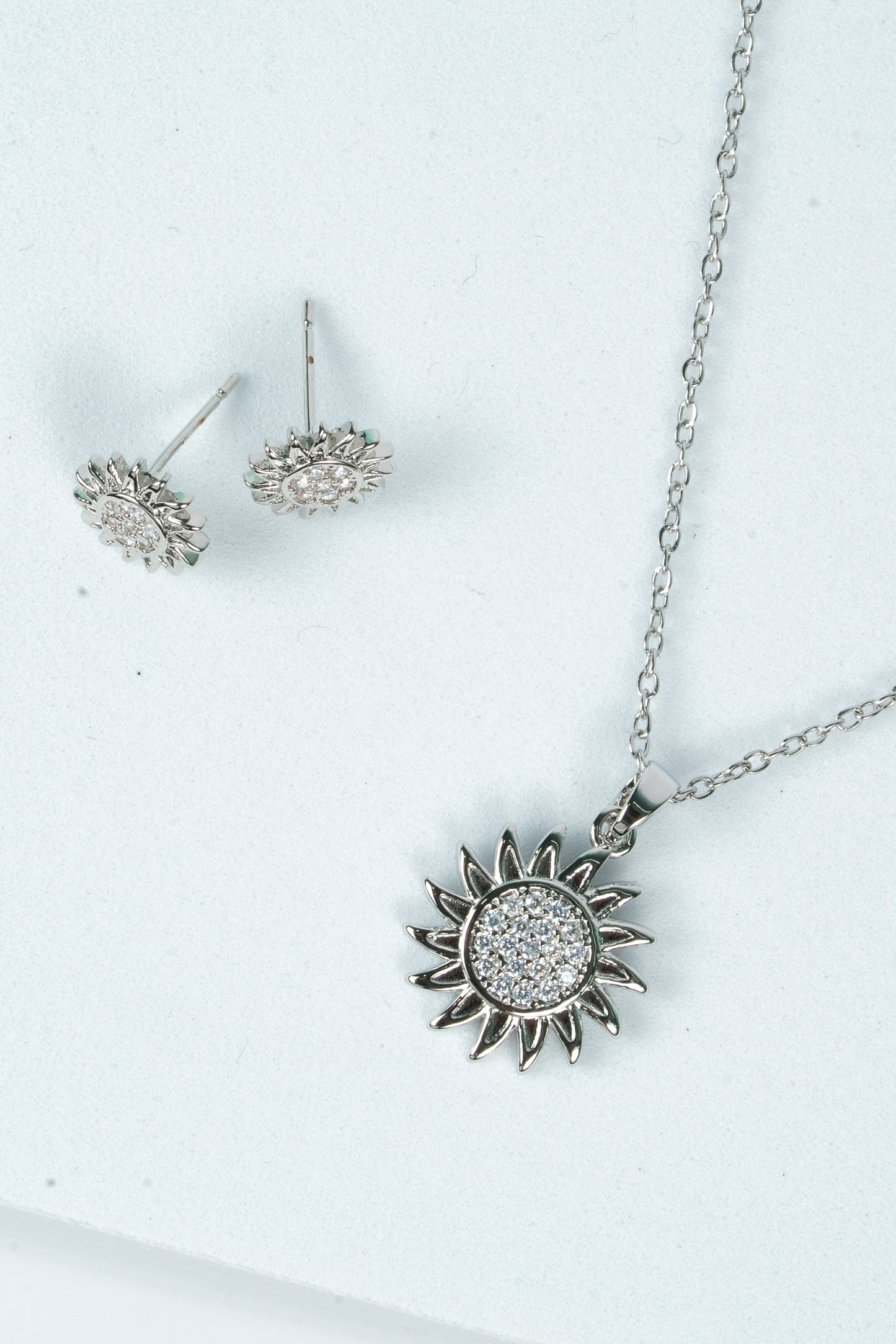 Sunbeam Sparkle Chain pendant Set