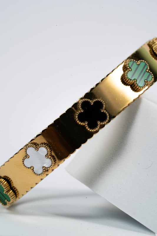 Eterna Clover Bangle