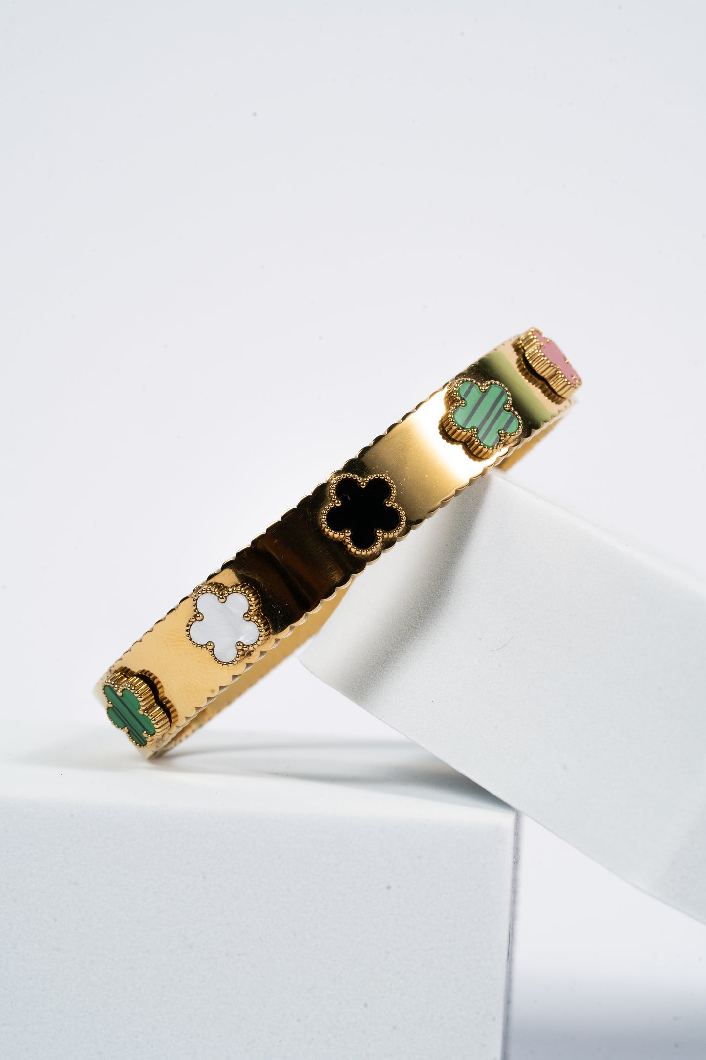 Eterna Clover Bangle